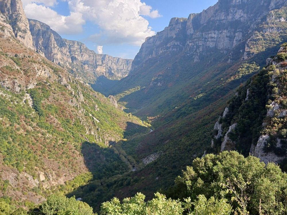 Αλεξίπτωτο πλαγιάς και τοξοβολία